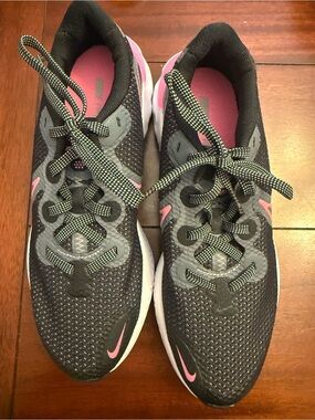 Nike Renew Size 5.5 Youth NWOB